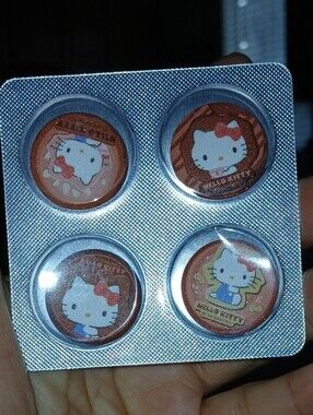 4pc #HelloKitty Brown Party Confetti Tokens Small #Pins #SANRIO